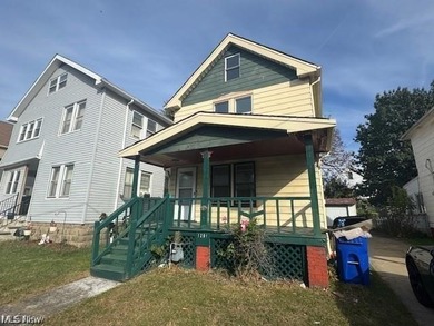 Welcome home to this bungalow near the Waterloo Arts District of - photo 2
