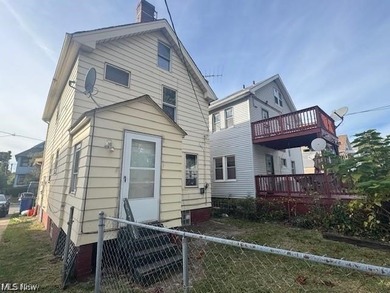 Welcome home to this bungalow near the Waterloo Arts District of - photo 3