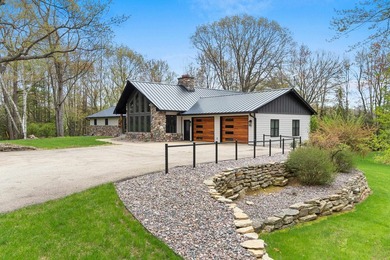 Located in the heart of it all! Luxury Northwoods Retreat on 5+ - photo 4