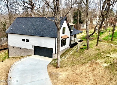 Melton Hill Lake Home For Sale in Knoxville Tennessee