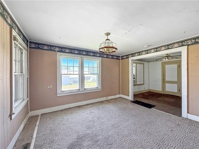 Opportunity awaits with this 2-bedroom bungalow situated on a - photo 4