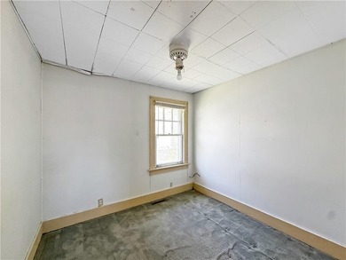 Opportunity awaits with this 2-bedroom bungalow situated on a - photo 9