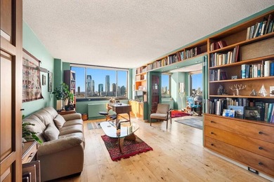 Lake Condo For Sale in New York (Manhattan), New York