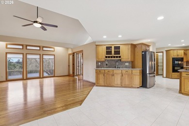 Grand double-door entry with sidelites and radius transom opens - photo 15