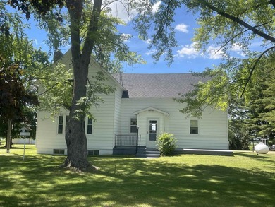 Can you say *Lake Life*? This rare Lake Puckaway property - photo 1
