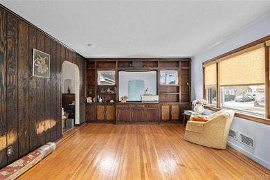 Solid Sprawling 3 Bedroom, Brick Ranch with full basement - photo 4