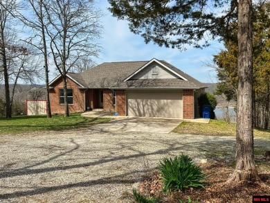 Norfork Lake Home For Sale in Mountain Home Arkansas