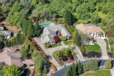 Redding's most sought after Golf Course Gated Community. Custom - photo 13
