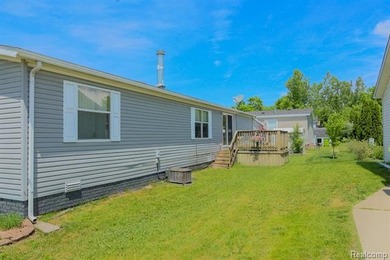 Welcome home to this beautifully maintained 3-bedroom, 2-bath - photo 15