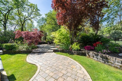 Redding's most sought after Golf Course Gated Community. Custom - photo 18