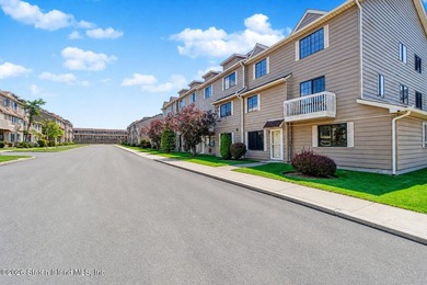 Welcome to this well-maintained 2-bedroom ground level condo - photo 22