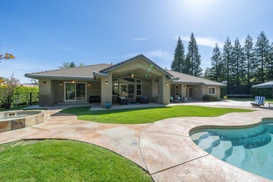 Redding's most sought after Golf Course Gated Community. Custom - photo 26