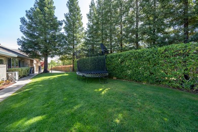 Redding's most sought after Golf Course Gated Community. Custom - photo 31