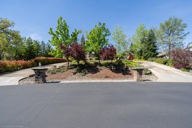 Redding's most sought after Golf Course Gated Community. Custom - photo 33
