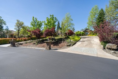 Redding's most sought after Golf Course Gated Community. Custom - photo 34