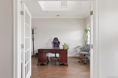 Welcome to 34 Meadow Lane in Amityville. This expansive - photo 6
