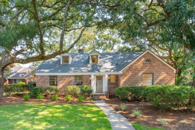 (private lake, pond, creek) Home For Sale in Charleston South Carolina