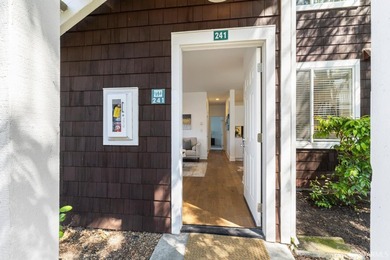 Welcome to this beautifully updated 2 bed/1 bath townhouse-style - photo 16