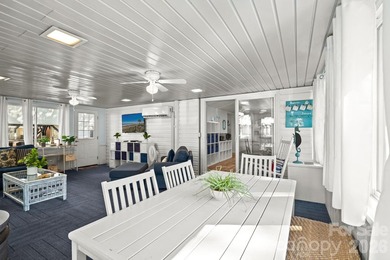 X-LARGE DOUBLE CORNER LOT WITH CAROLINA ROOM, GARAGE, CARPORT - photo 17