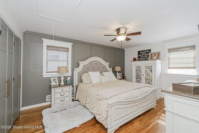 Welcome to 72 Gold Avenue! This gorgeous 18ft-wide, 3-bedroom - photo 17