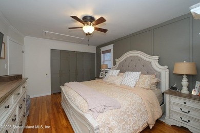 Welcome to 72 Gold Avenue! This gorgeous 18ft-wide, 3-bedroom - photo 18