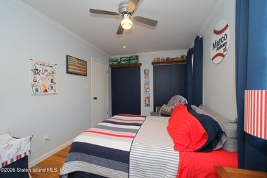 Welcome to 72 Gold Avenue! This gorgeous 18ft-wide, 3-bedroom - photo 21