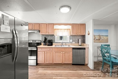 X-LARGE DOUBLE CORNER LOT WITH CAROLINA ROOM, GARAGE, CARPORT - photo 22