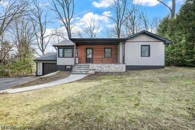 Beautiful renovated 3 bedroom, 2bath home in West Milford, just - photo 2