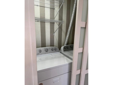 Beautifully maintained end condo in this gated senior complex - photo 8
