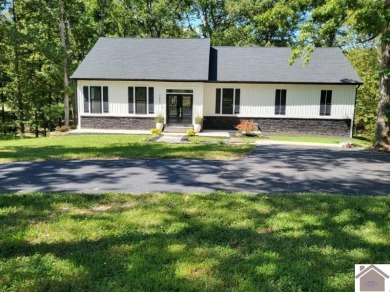 Kentucky Lake Home Sale Pending in Benton Kentucky