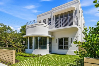 Tucked in the heart of historic Grandview Heights, this striking - photo 1