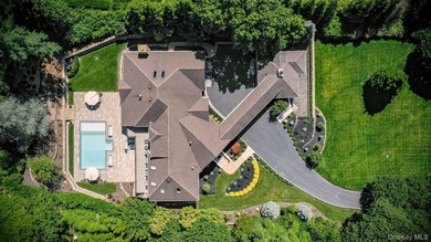 Welcome to this extraordinary Tuscan-inspired estate, gracefully - photo 9