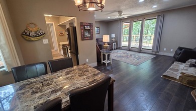 317 Castle Ridge Heights - Move-In Ready & Mostly Furnished! - photo 8