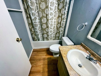 Stunning 3-Bedroom, 2-Bathroom Home with Florida Room in Premier - photo 23