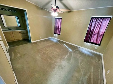 Stunning 3-Bedroom, 2-Bathroom Home with Florida Room in Premier - photo 29