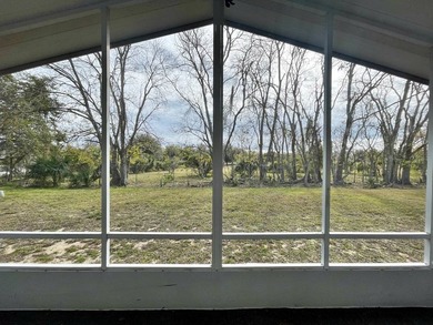 Stunning 3-Bedroom, 2-Bathroom Home with Florida Room in Premier - photo 33