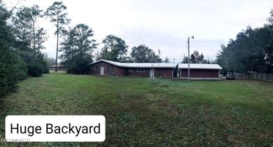 Wow! You'll LOVE this Rare Find in a NON-Flood Zone, Centrally - photo 5