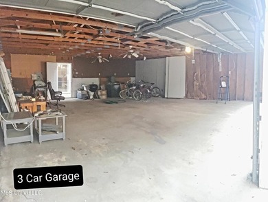 Wow! You'll LOVE this Rare Find in a NON-Flood Zone, Centrally - photo 8