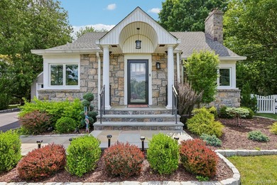 Welcome to this beautifully updated and impeccably maintained - photo 1