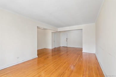 Bright front one bedroom with large private balcony! Welcome to - photo 4
