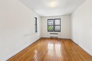 Bright front one bedroom with large private balcony! Welcome to - photo 7