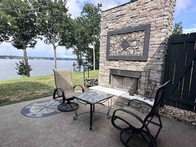 Spectacular WATERFRONT custom-built home on beautiful Wilson - photo 5