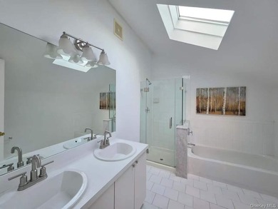 Two dwelling with 3200 interior sq footage. 2 bedroom unit - photo 6