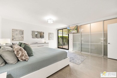 Iconic Mid-Century Modern architecture meets contemporary design - photo 29