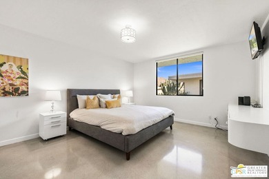 Iconic Mid-Century Modern architecture meets contemporary design - photo 35