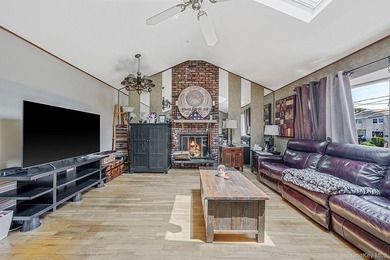 Welcome Home To This Incredibly Designed One Of A Kind & - photo 9