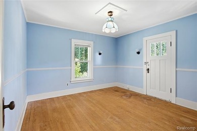 Welcome home to this charming historical Colonial, ideally - photo 20