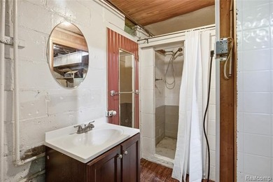 Welcome home to this charming historical Colonial, ideally - photo 22