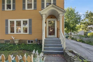 Welcome home to this charming historical Colonial, ideally - photo 27