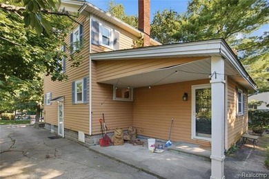 Welcome home to this charming historical Colonial, ideally - photo 29